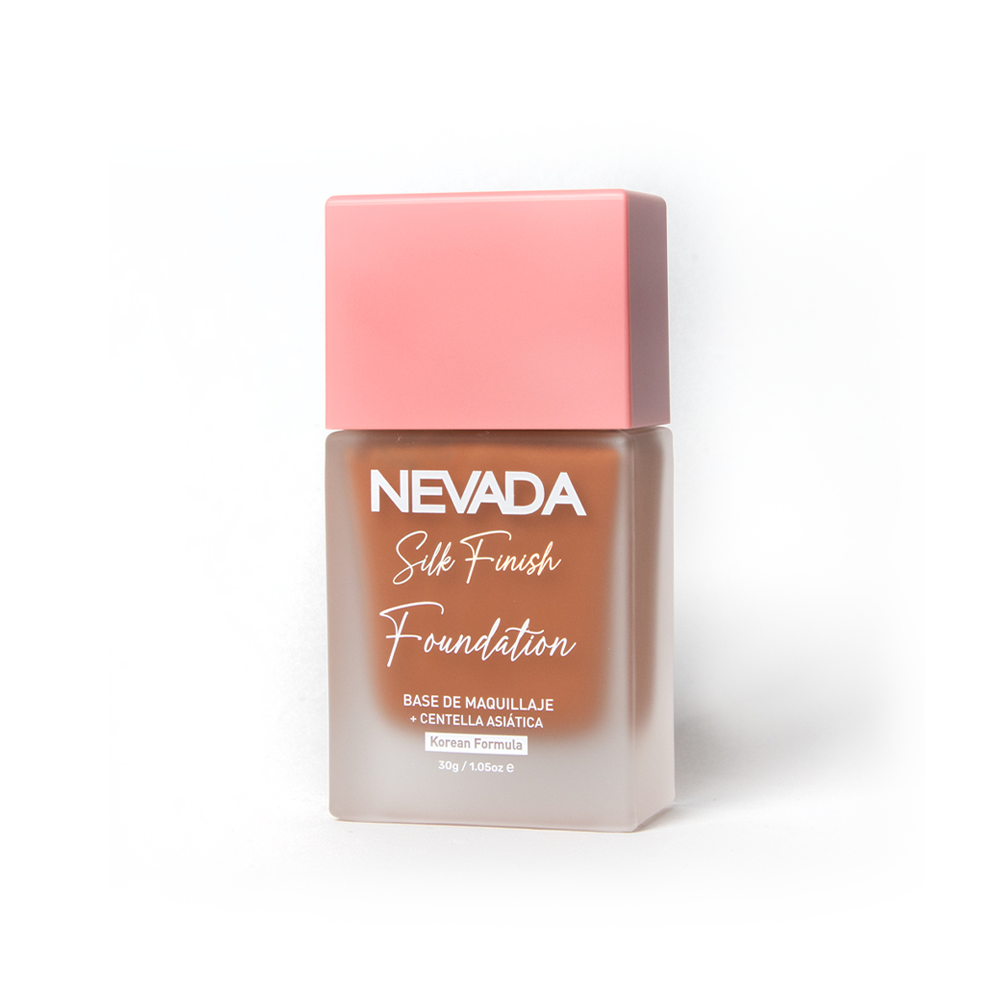 Base of Make-up – Natural Coverage and Luminous Finish